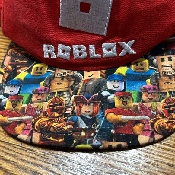 Roblox red SnapBack style cap. Youth one size fits most.  Good used condition - Picture 3 of 5